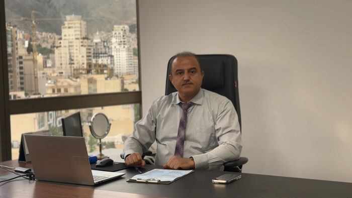 Photo of Dr. Hamidreza Hosnani