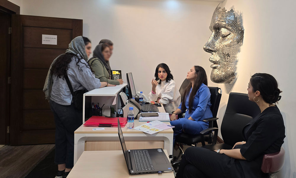 پرسنل مطب دکتر حسنانی