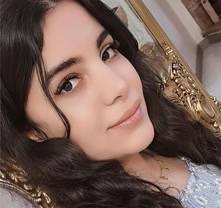 لبخند زیباجو